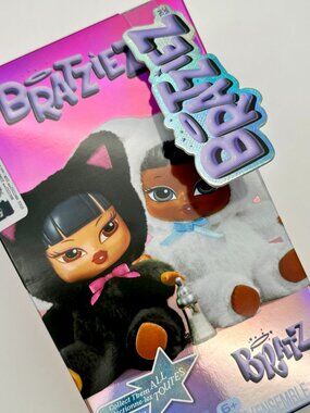 Bratz Bratziez Iconz Series Plush Blind Box with Charm Clip and Accessory SEALED
